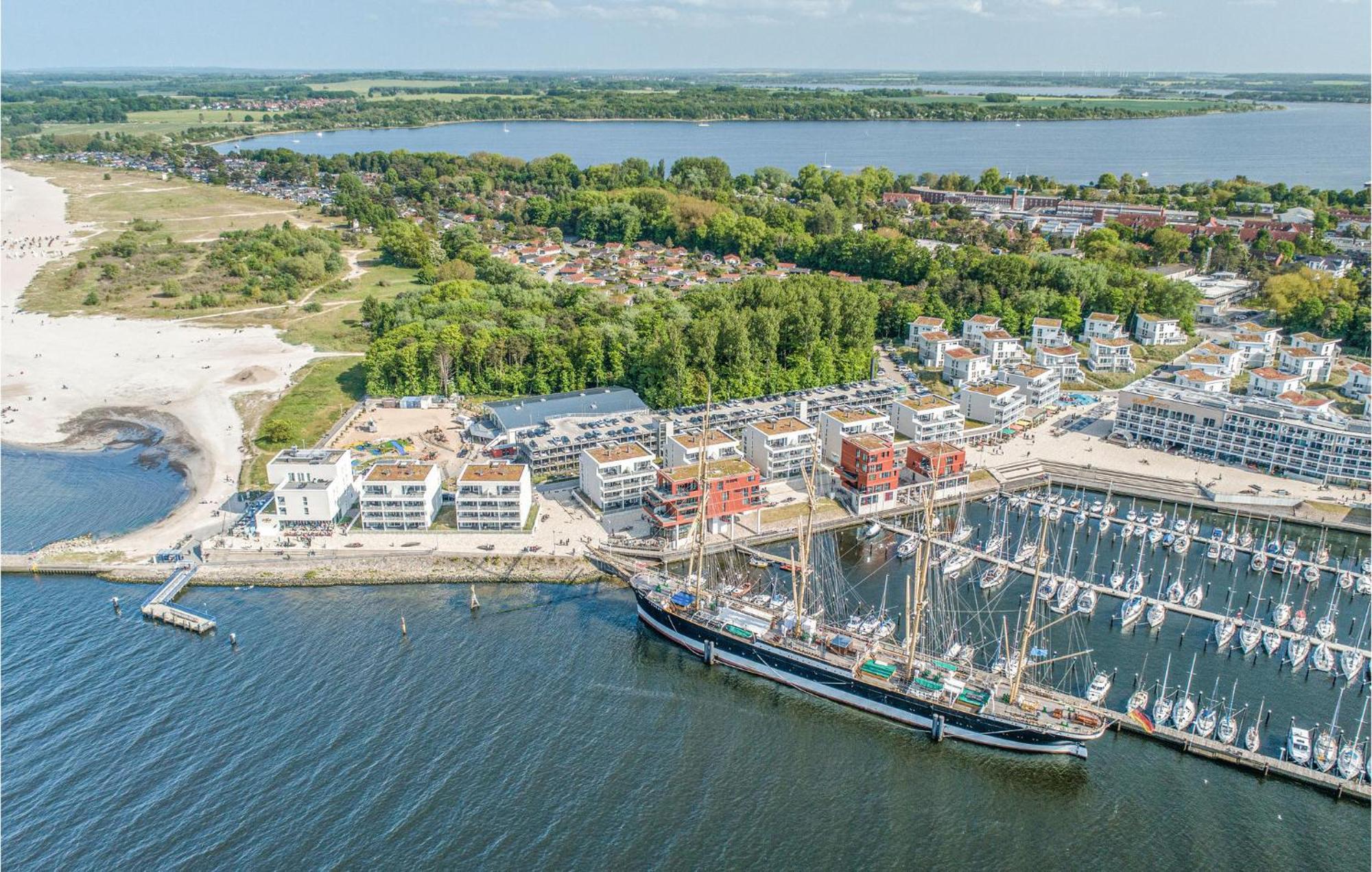 Stunning Apartment In Luebeck Travemuende With Wifi エクステリア 写真